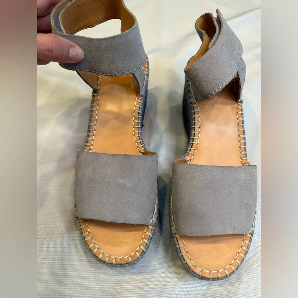 Frye Blues & Gray Amber Espadrille Wedge Heel Sz 8.5 - Picture 9 of 11